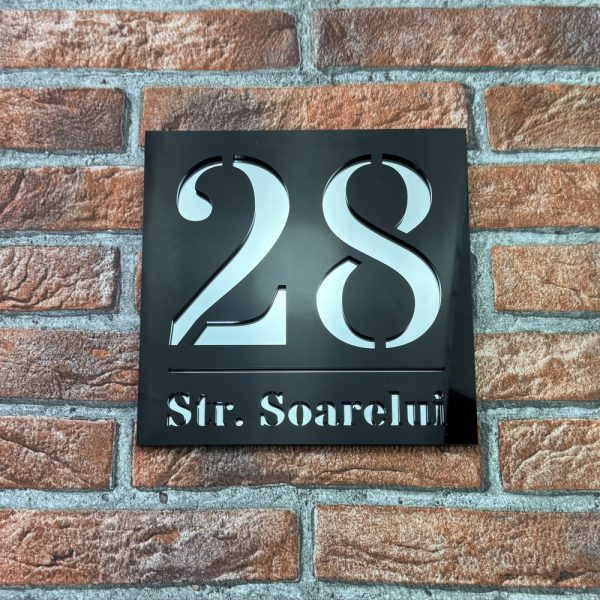 Placuta numar casa personalizat Armonia 19.5 x 19.5 cm Negru Lucios / Oglinda Argintiu