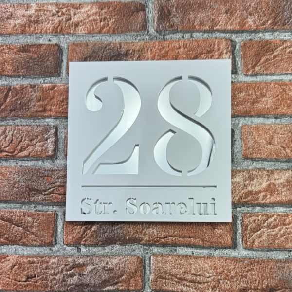 Placuta numar casa personalizat Armonia 19.5 x 19.5 cm Alb Mat / Oglinda Argintiu