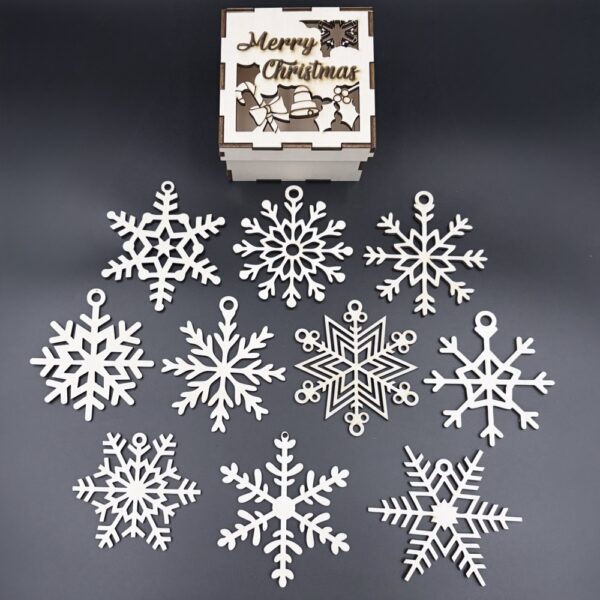 Fulgi de zapada din lemn